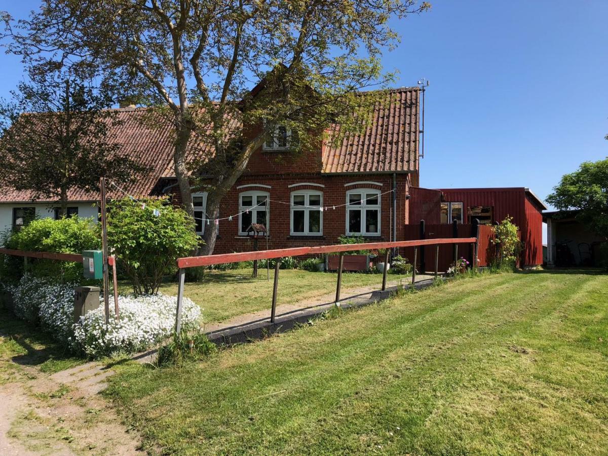 Det Lille Rode Hus Villa Nyord Екстериор снимка
